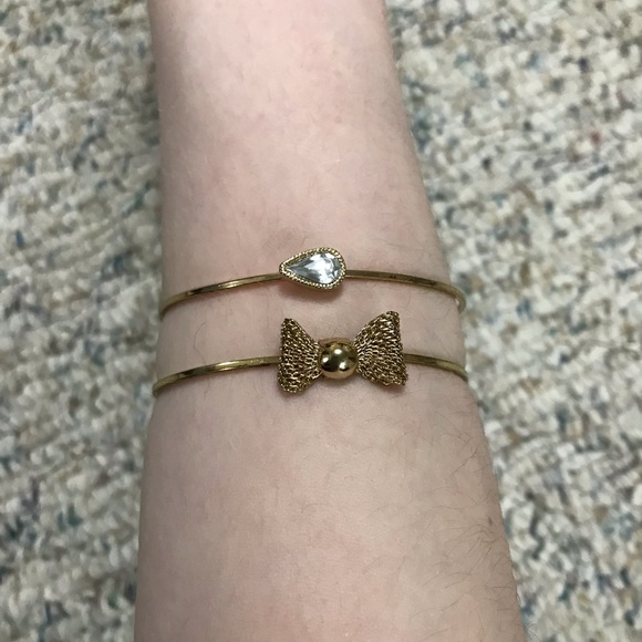 2 bracelets - Picture 2 of 2